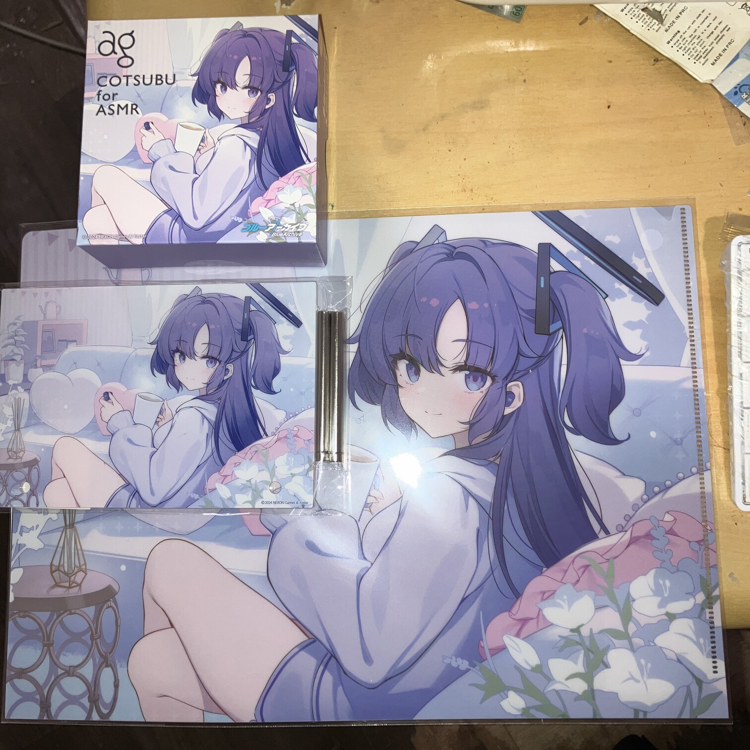 https://cdn.bsky.app/img/feed_fullsize/plain/did:plc:py66wsqhmhqzers3kje6ynic/bafkreihswzfl24s5xz4b5fexah2l3vad7s3yavzu4zbgoqhtltnvxa2pye@jpeg / 「COTSUBU for ASMR Blue Archive Edition -YUUKA Ver.- (クリアファイル付き)」と「ユウカ アクリルプレート(COTSUBU for ASMR Blue Archive Edition)」